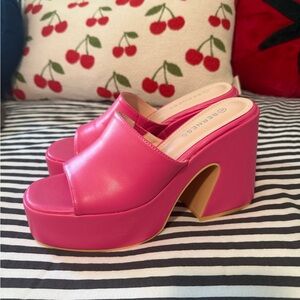 *BRAND NEW* Pink Platform Mules